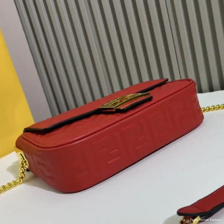Affordable HOT Motif Red Chain FF In Fendi Nappa Midi Leather Baguette Bag 0608
